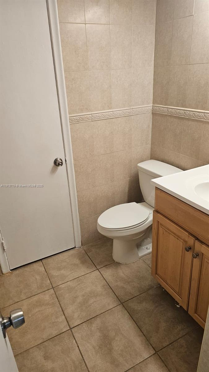 6890 N Kendall Dr #B203 Pinecrest, FL 33156