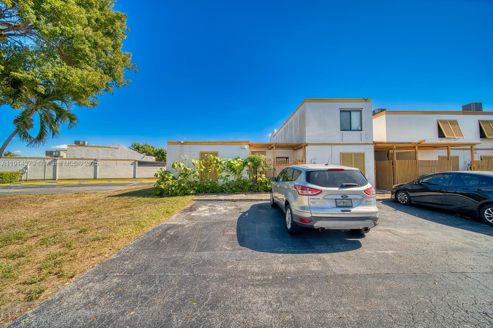 1207 SW 131st Pl Cir W Miami, FL 33184