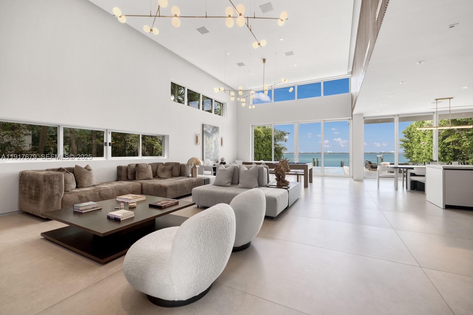 1379 N Venetian Way Miami, FL 33139