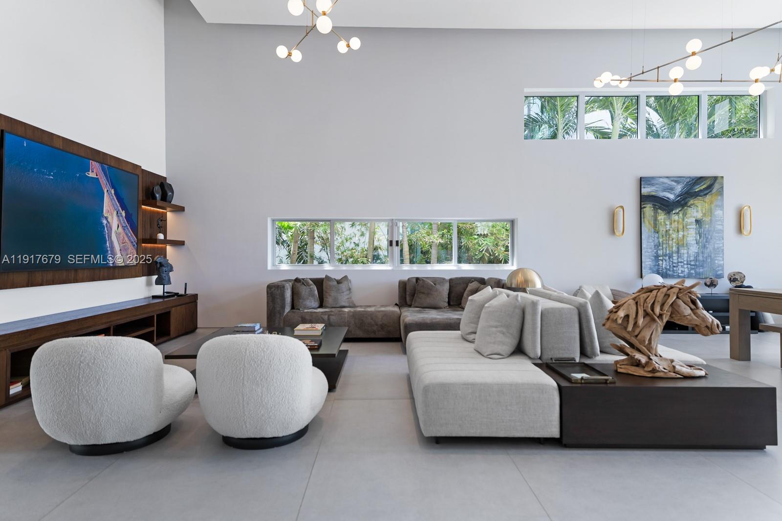 1379 N Venetian Way Miami, FL 33139