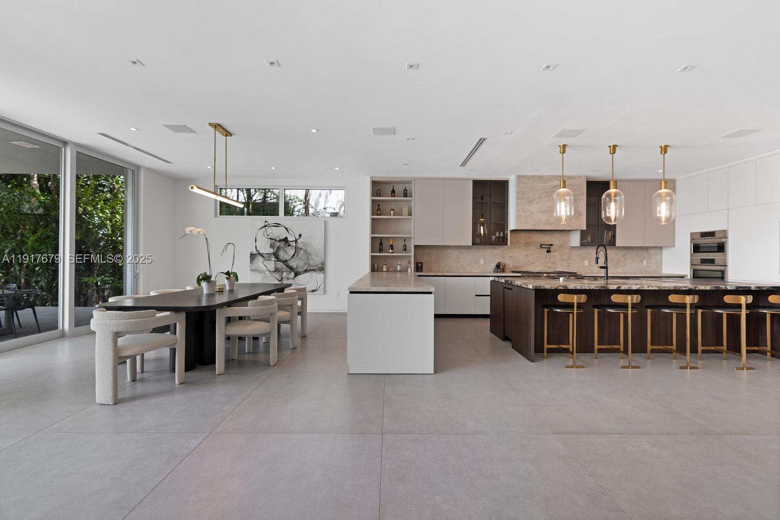 1379 N Venetian Way Miami, FL 33139