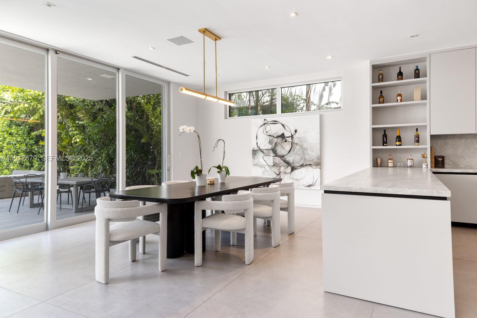 1379 N Venetian Way Miami, FL 33139