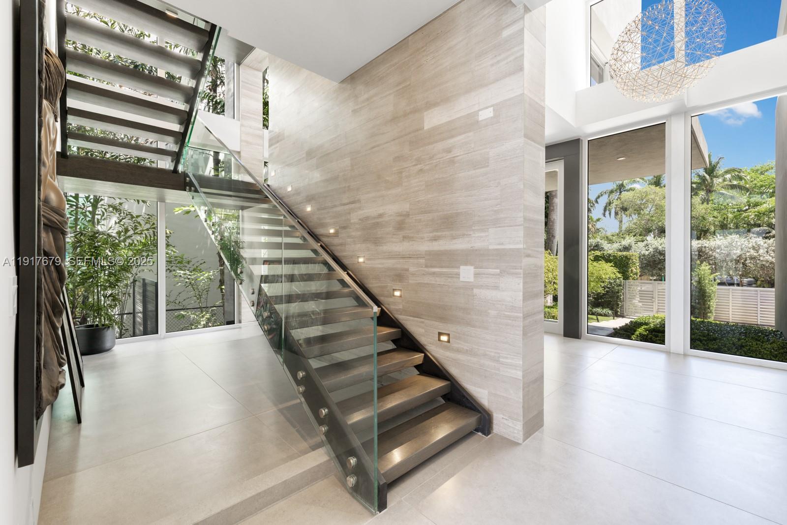 1379 N Venetian Way Miami, FL 33139