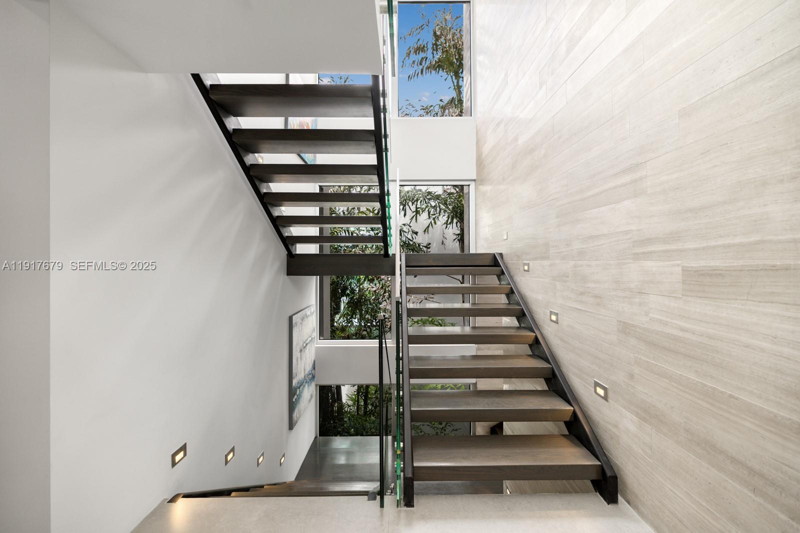 1379 N Venetian Way Miami, FL 33139