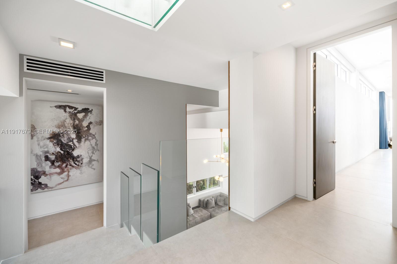 1379 N Venetian Way Miami, FL 33139