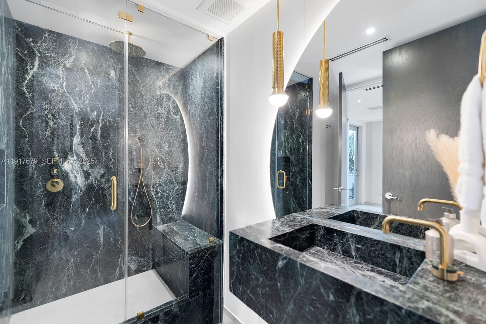 1379 N Venetian Way Miami, FL 33139