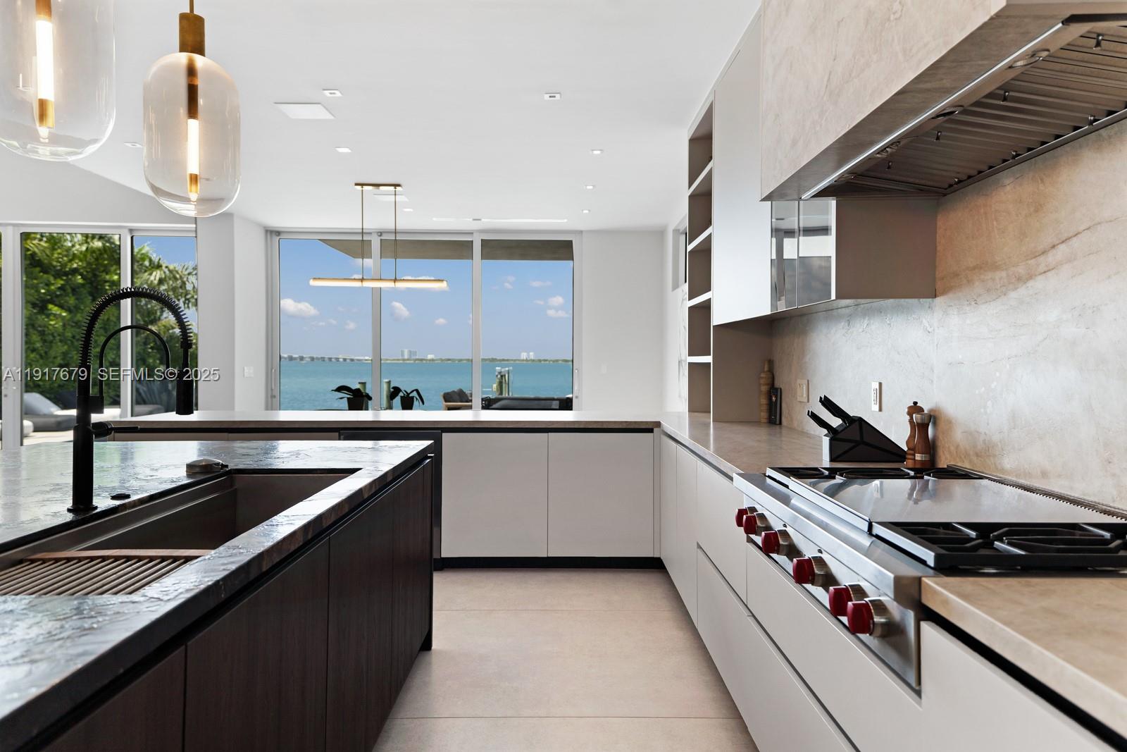 1379 N Venetian Way Miami, FL 33139