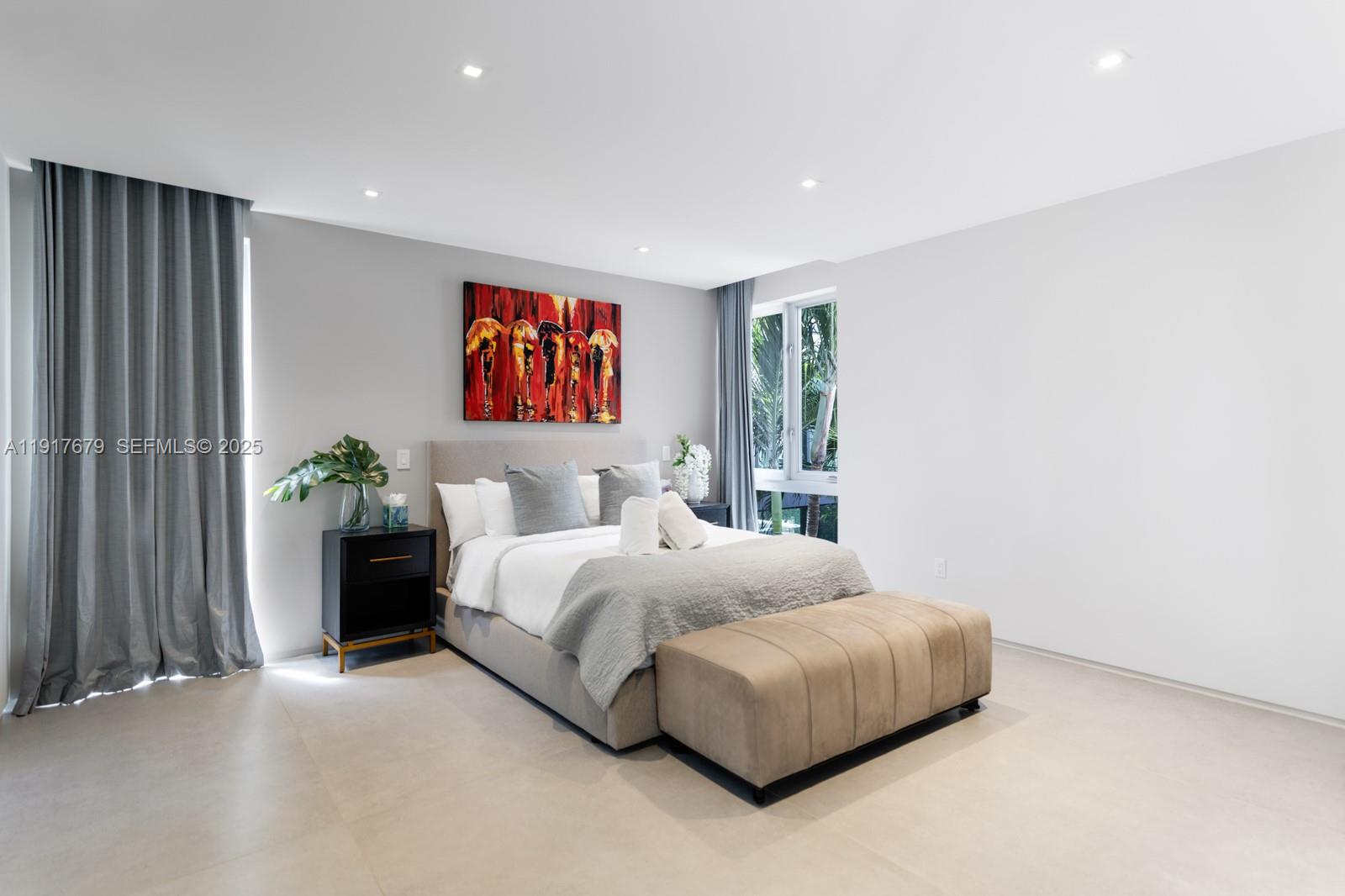 1379 N Venetian Way Miami, FL 33139