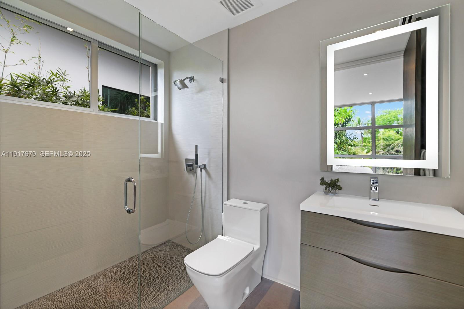 1379 N Venetian Way Miami, FL 33139