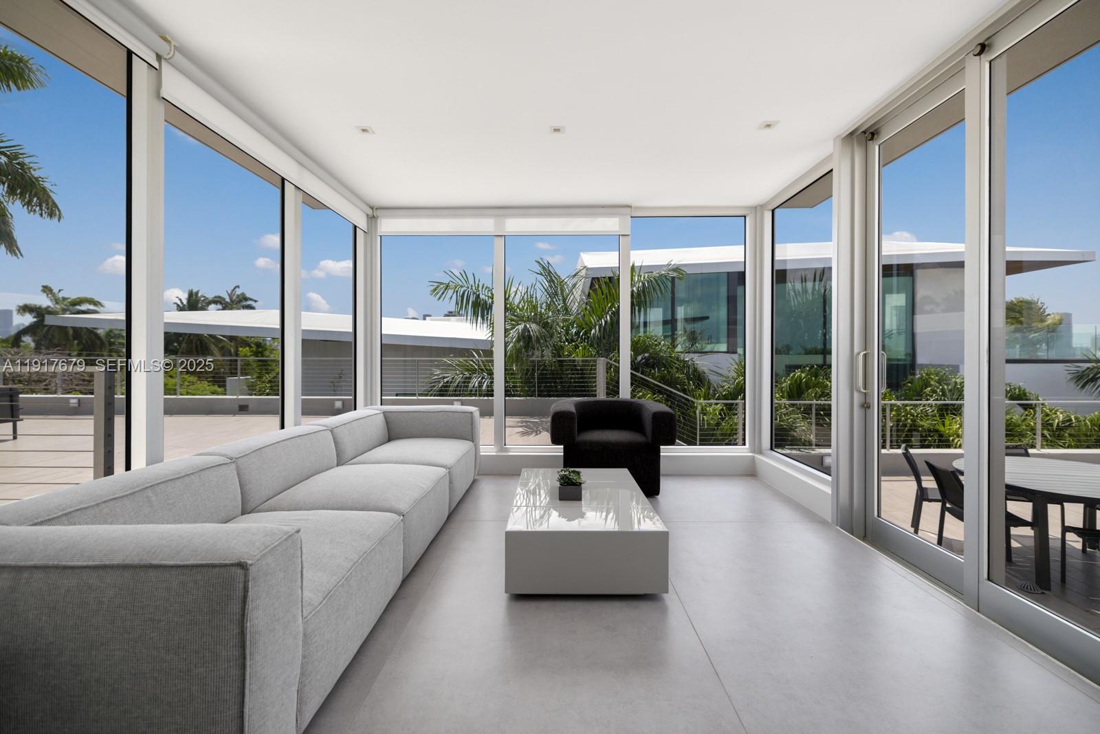 1379 N Venetian Way Miami, FL 33139