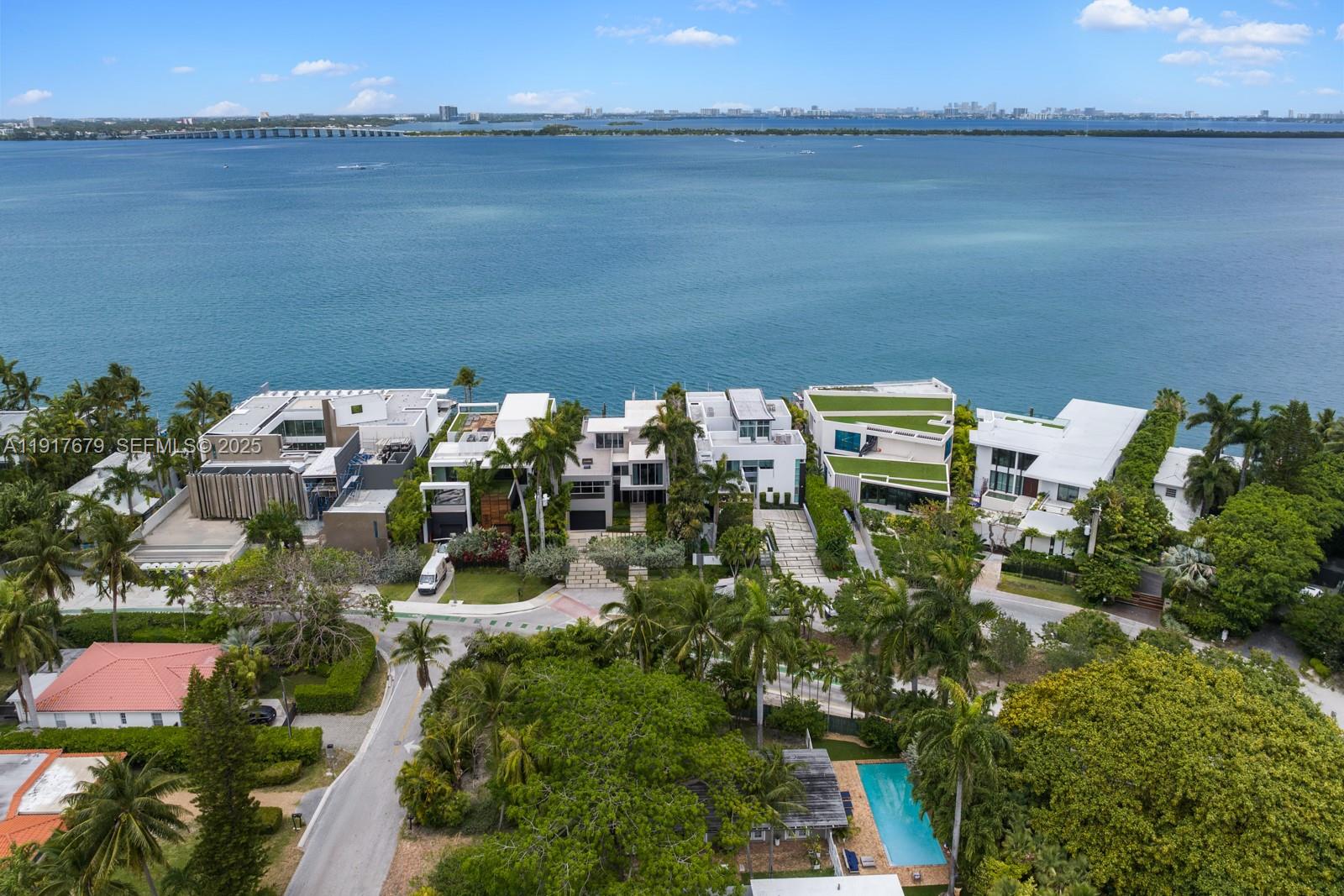 1379 N Venetian Way Miami, FL 33139