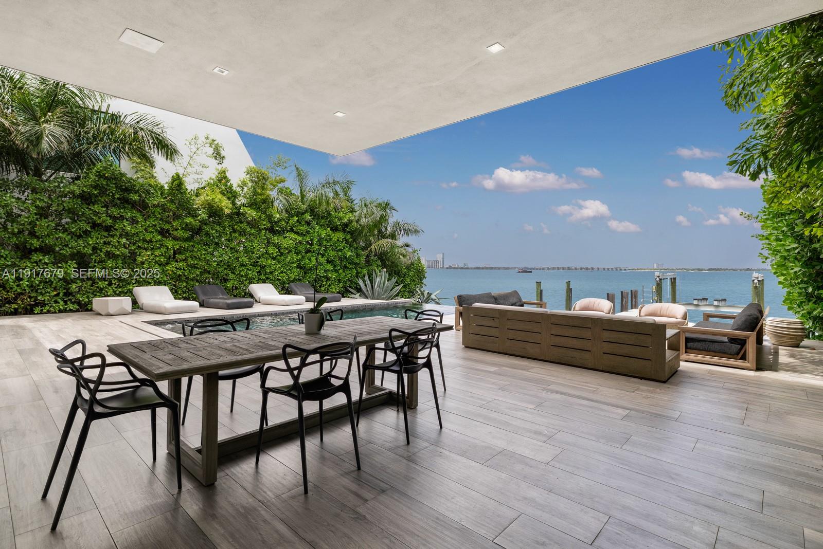 1379 N Venetian Way Miami, FL 33139