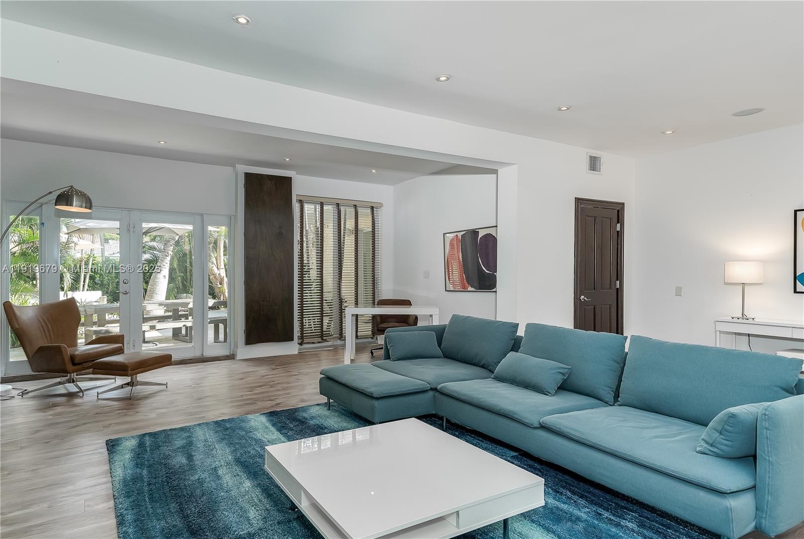 111 S Hibiscus Dr Miami Beach, FL 33139