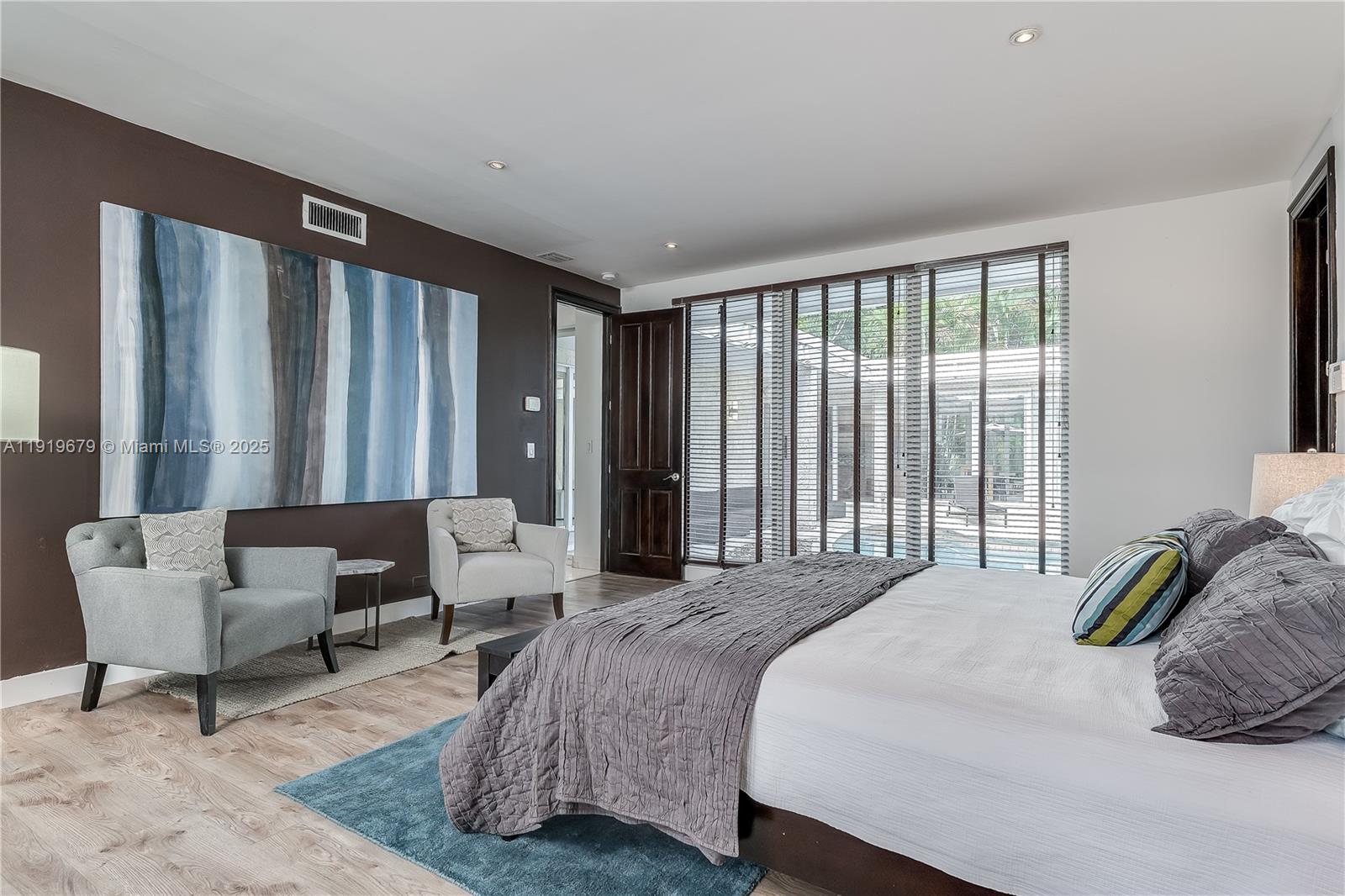 111 S Hibiscus Dr Miami Beach, FL 33139