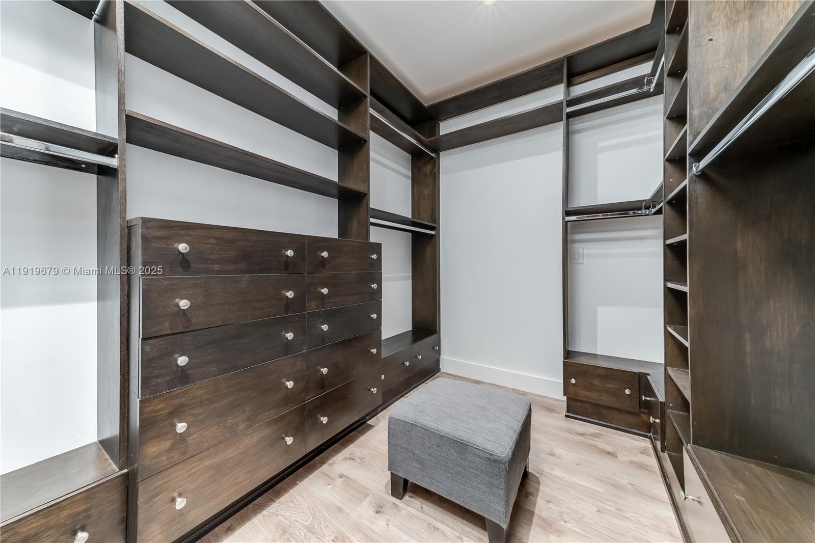 111 S Hibiscus Dr Miami Beach, FL 33139