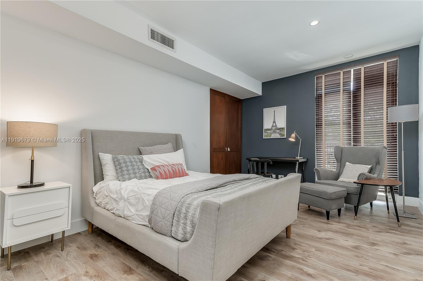 111 S Hibiscus Dr Miami Beach, FL 33139