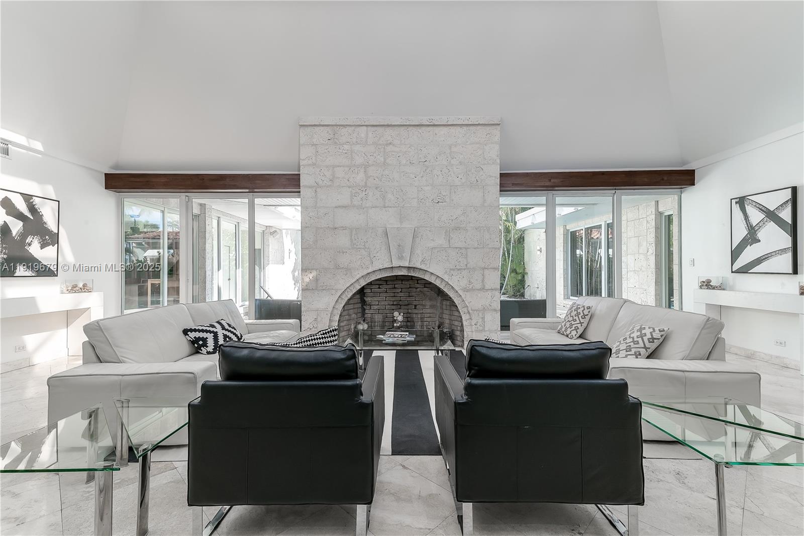 111 S Hibiscus Dr Miami Beach, FL 33139