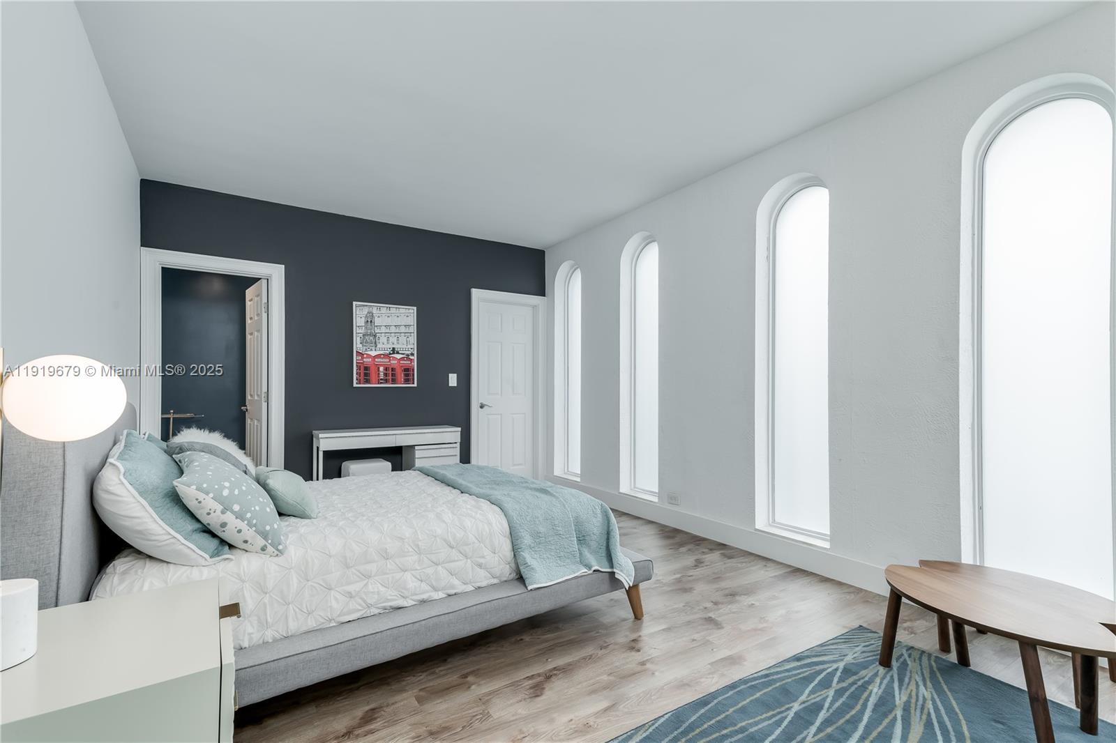 111 S Hibiscus Dr Miami Beach, FL 33139