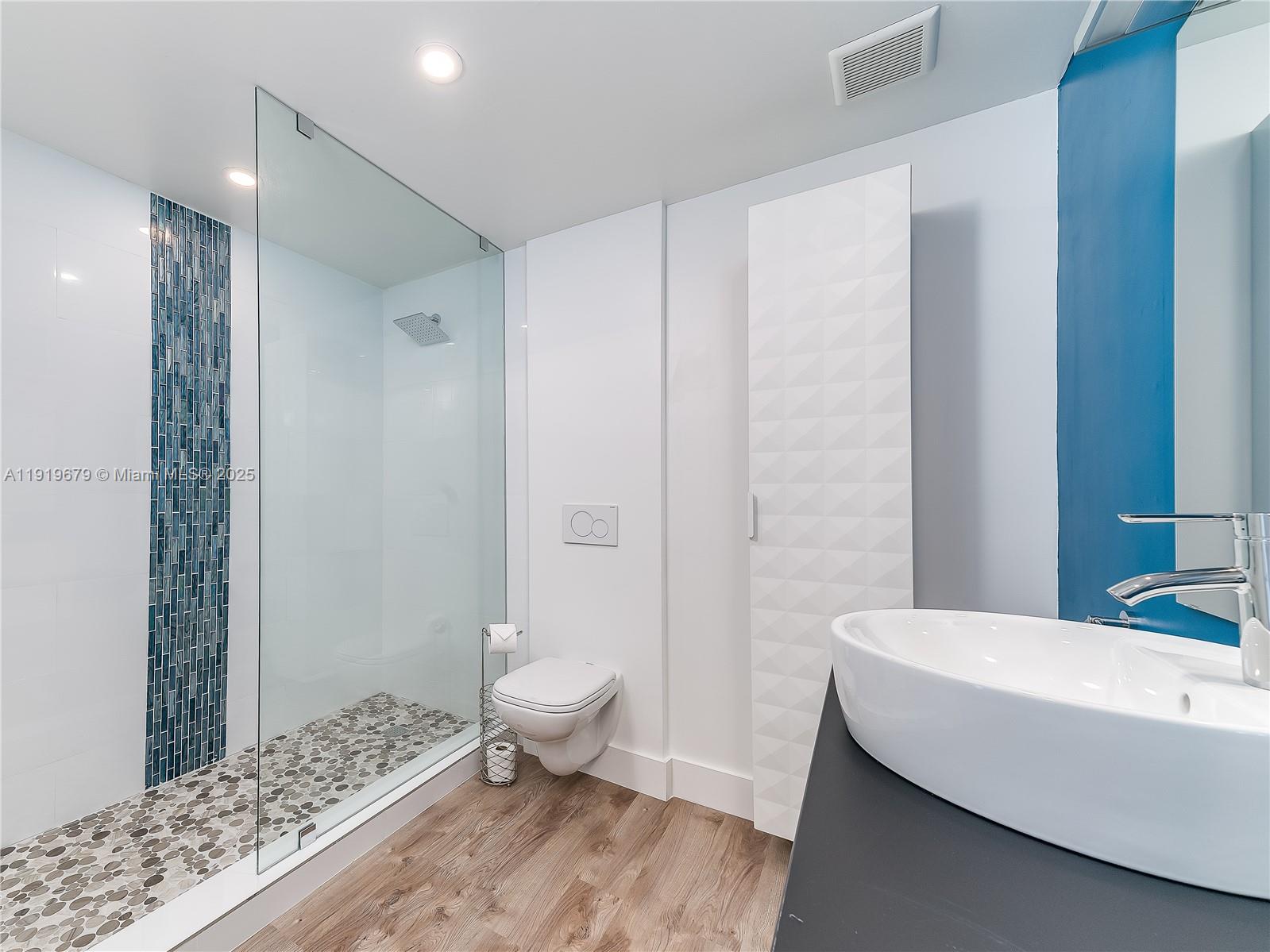 111 S Hibiscus Dr Miami Beach, FL 33139