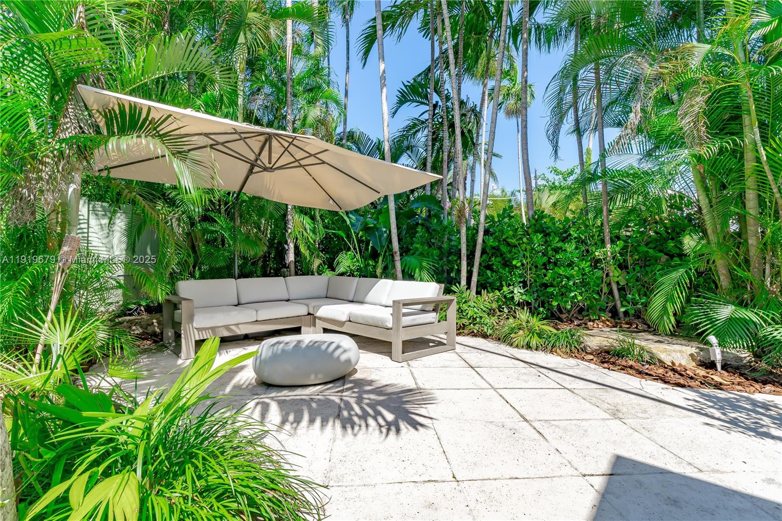 111 S Hibiscus Dr Miami Beach, FL 33139