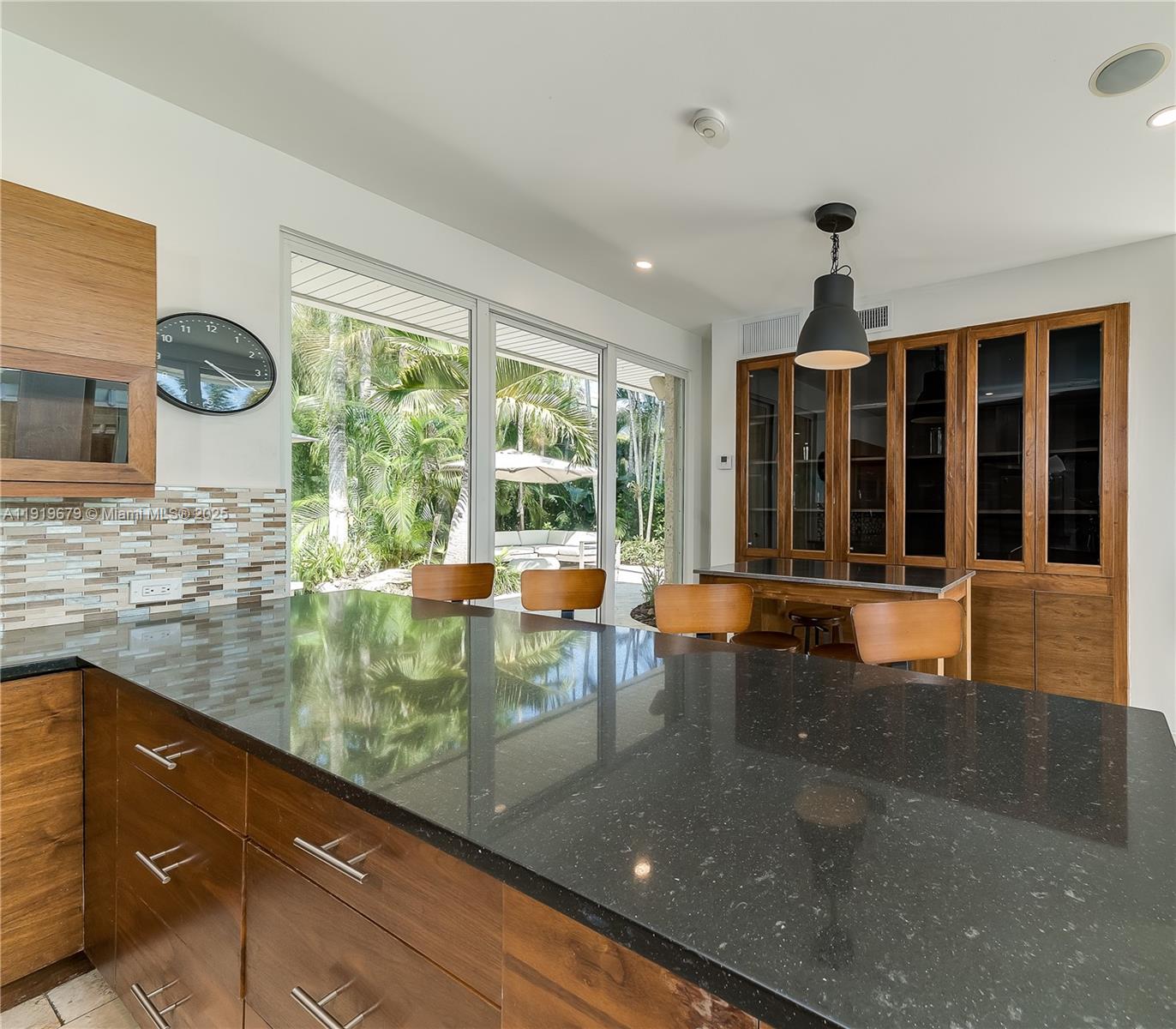 111 S Hibiscus Dr Miami Beach, FL 33139