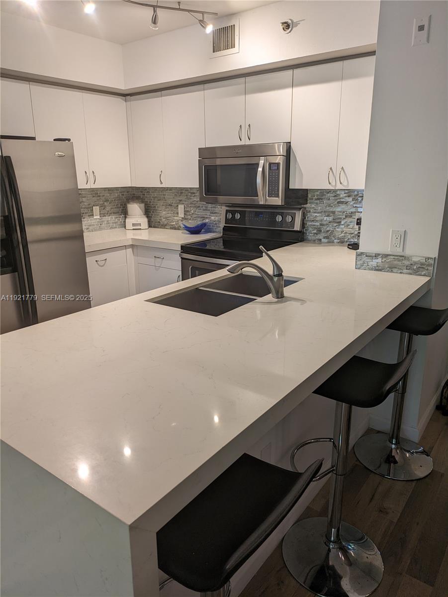 19901 E Country Clb Dr #2305