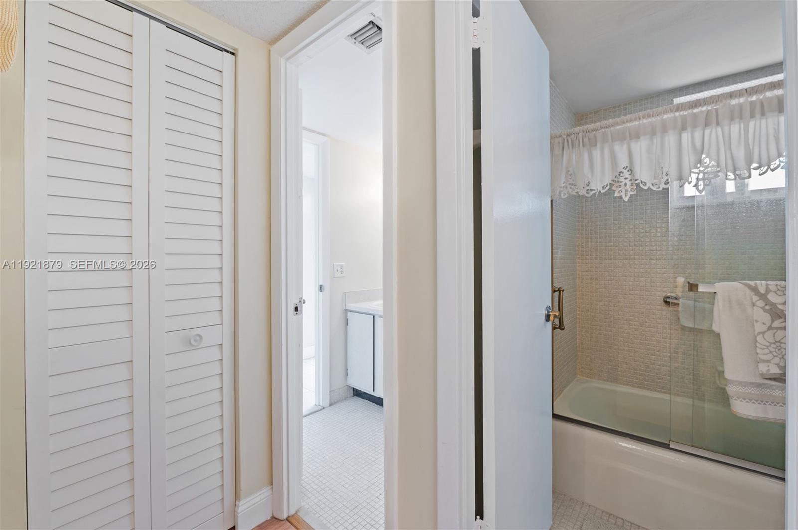 3140 Holiday Spgs Blvd #9-102 Margate, FL 33063