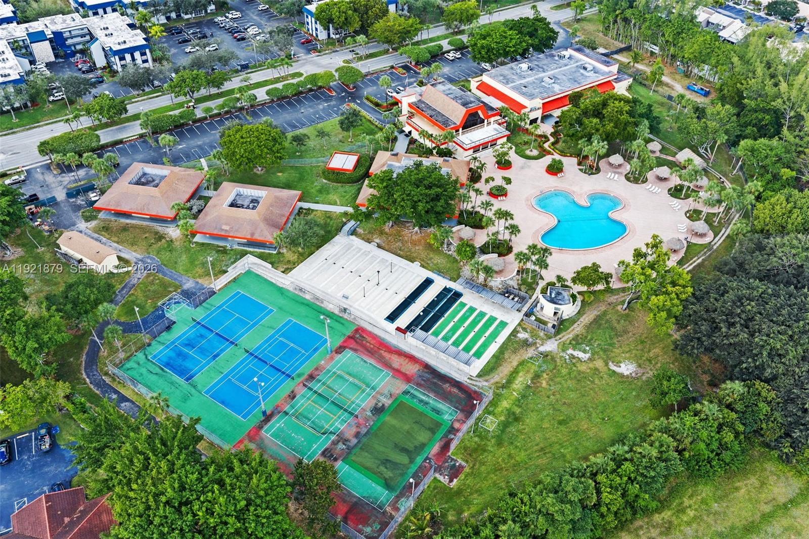 3140 Holiday Spgs Blvd #9-102 Margate, FL 33063