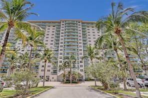 19390 Collins Ave #320