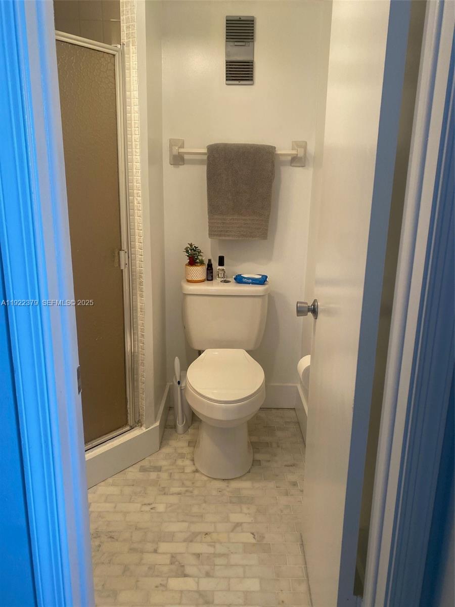 9420 Poinciana Pl #214 Davie, FL 33324