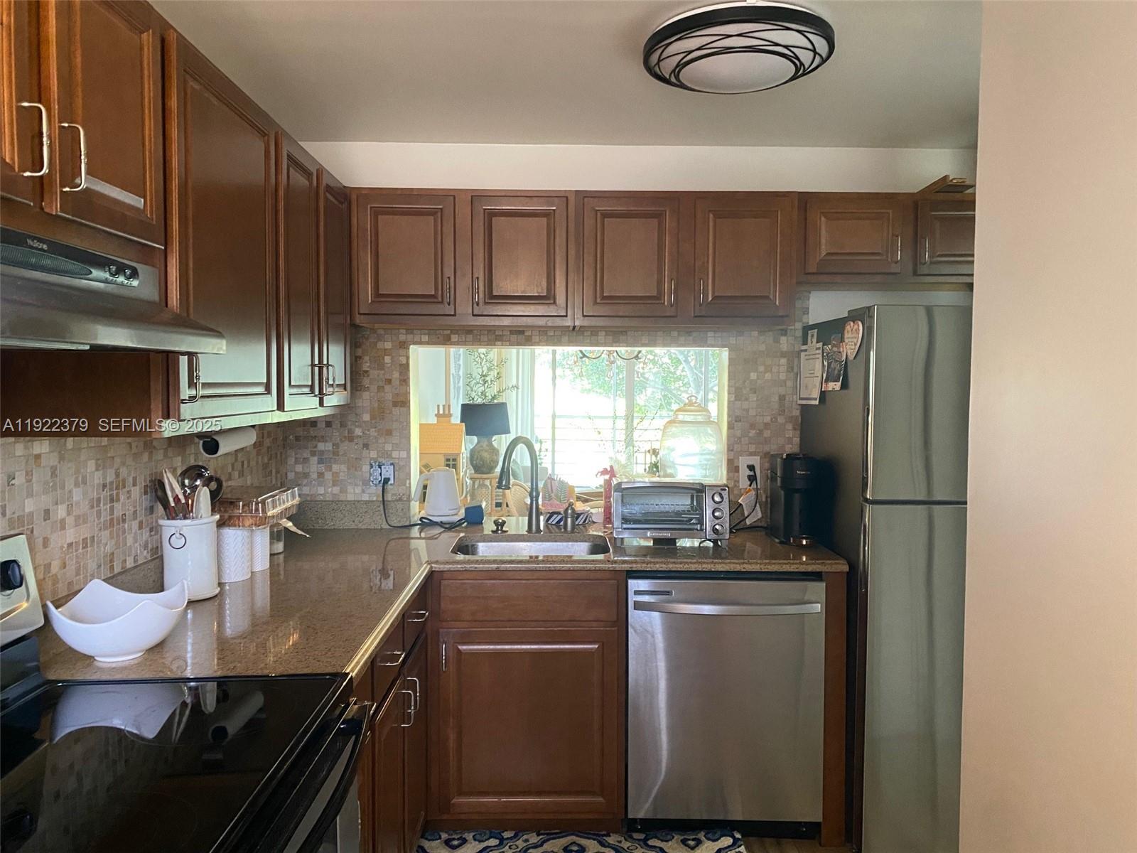 9420 Poinciana Pl #214 Davie, FL 33324