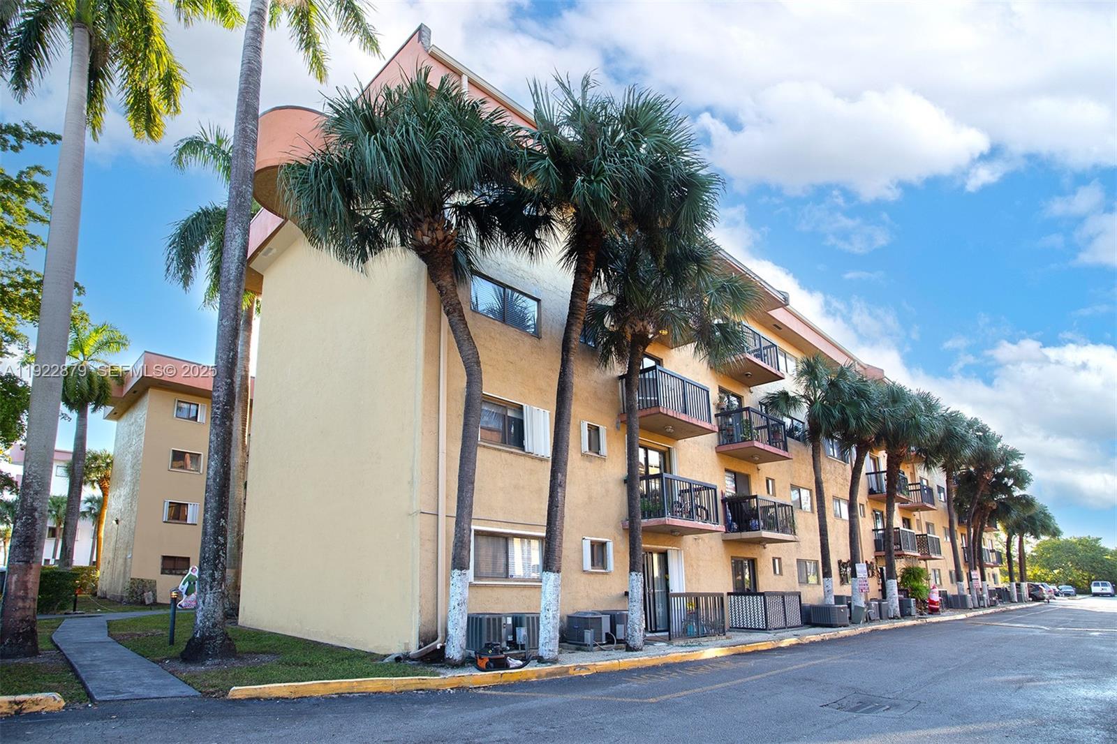 5490 W 21st Ct #309 Hialeah, FL 33016