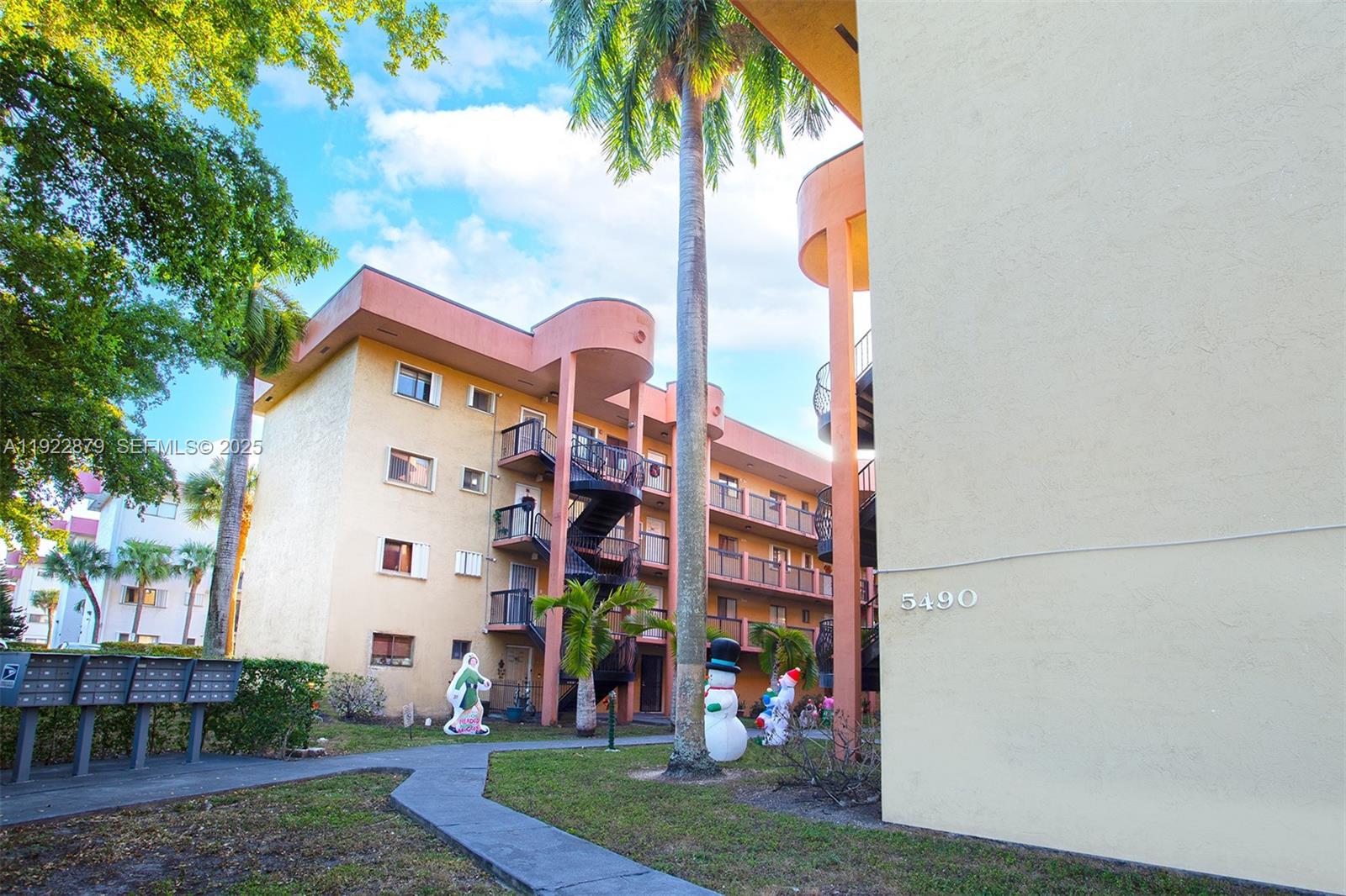 5490 W 21st Ct #309 Hialeah, FL 33016