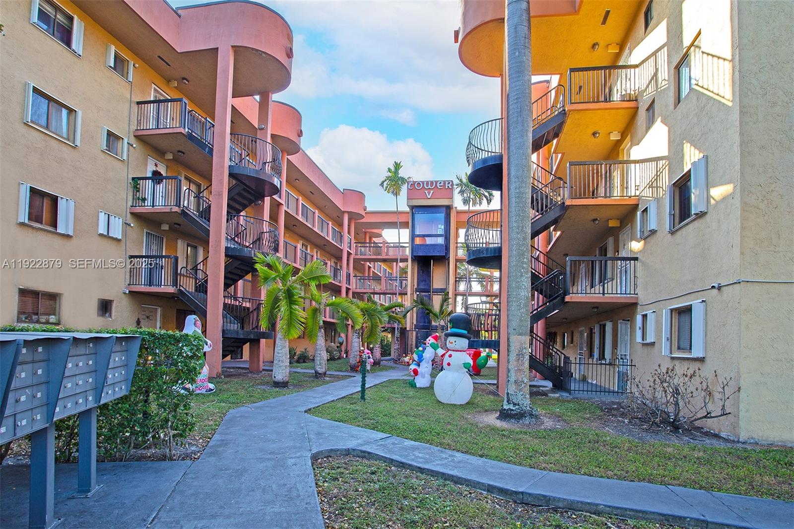 5490 W 21st Ct #309 Hialeah, FL 33016