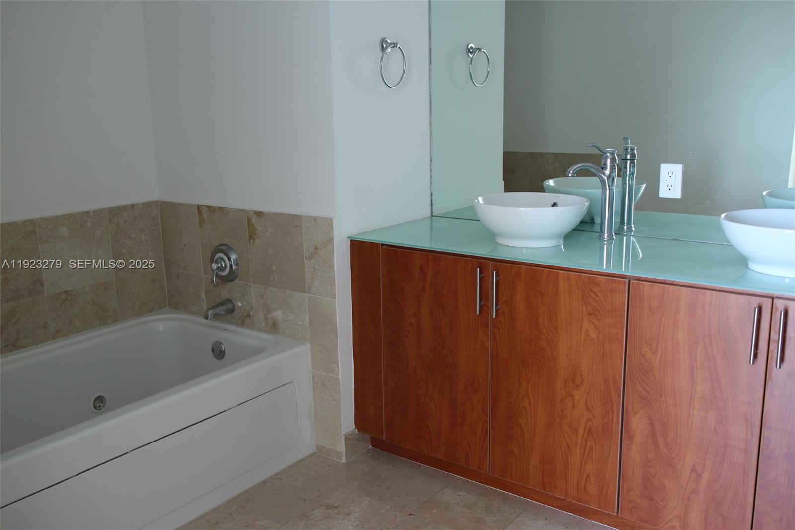 315 NE 3rd Ave #2005 Fort Lauderdale, FL 33301