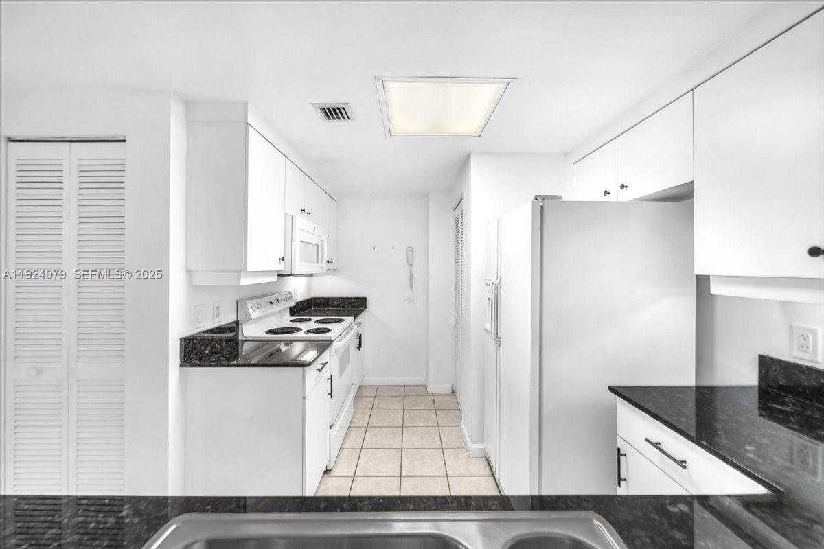 701 Brickell Key Blvd #1911 Miami, FL 33131