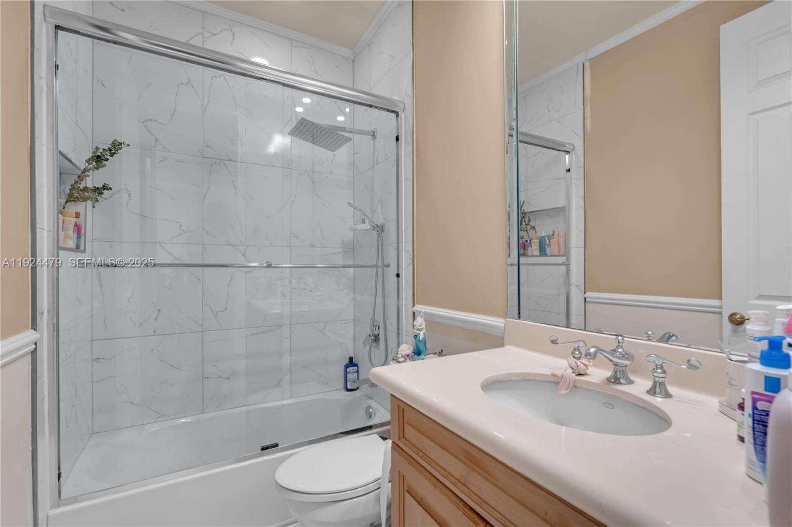 3942 194th Ln Sunny Isles Beach, FL 33160