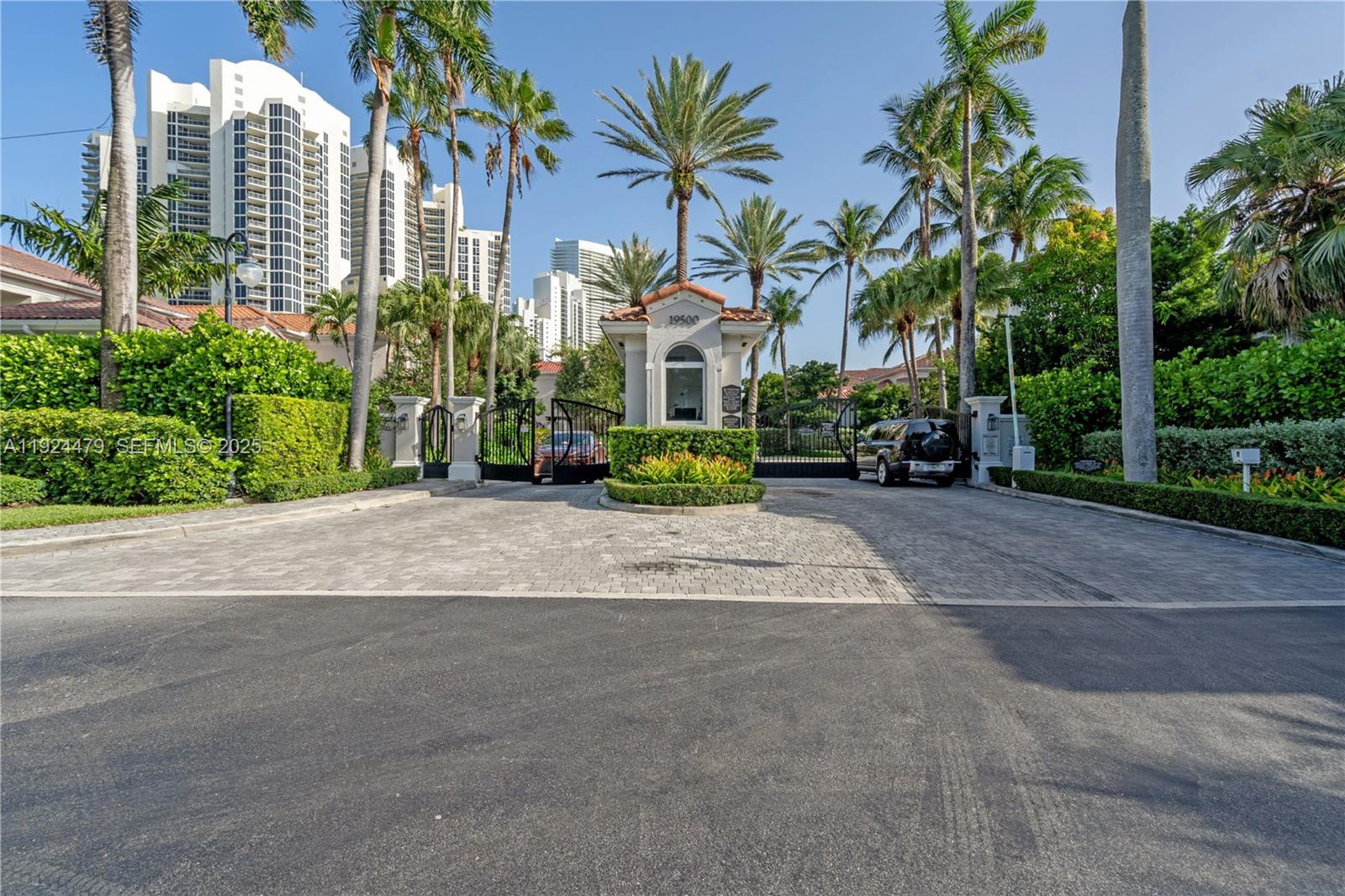 3942 194th Ln Sunny Isles Beach, FL 33160