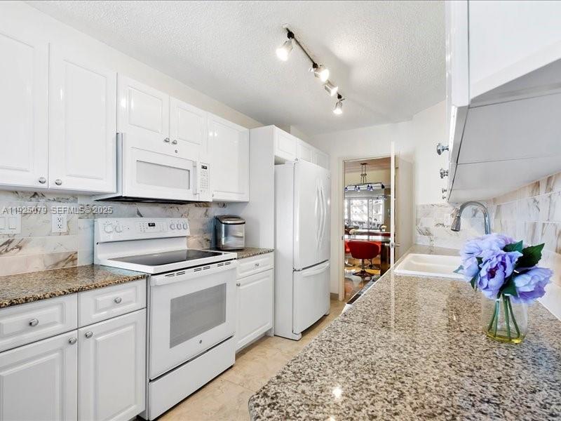 16711 Collins Ave #1604 Sunny Isles Beach, FL 33160