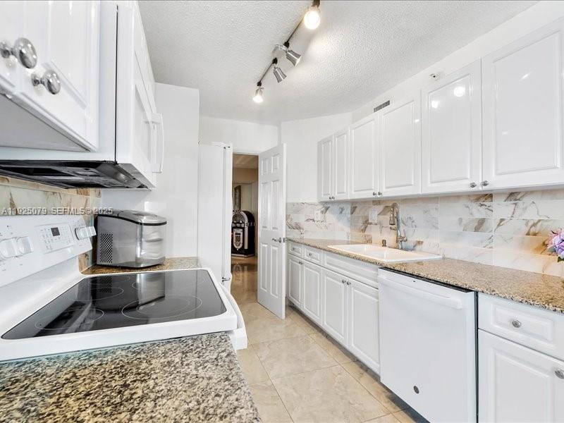 16711 Collins Ave #1604 Sunny Isles Beach, FL 33160