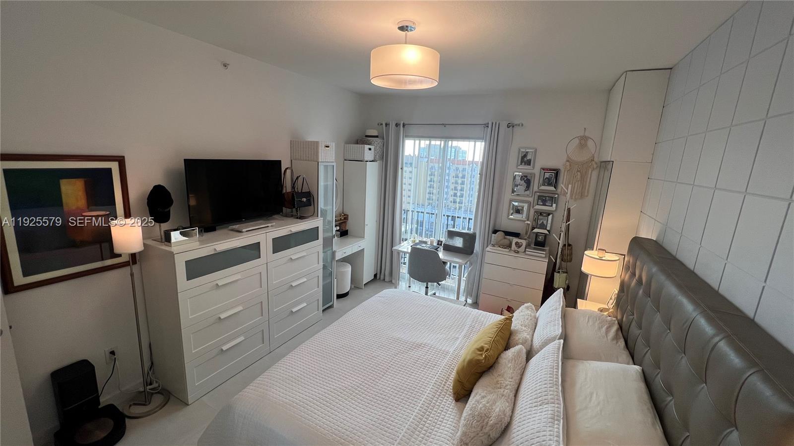 image Ten Aragon Condo11