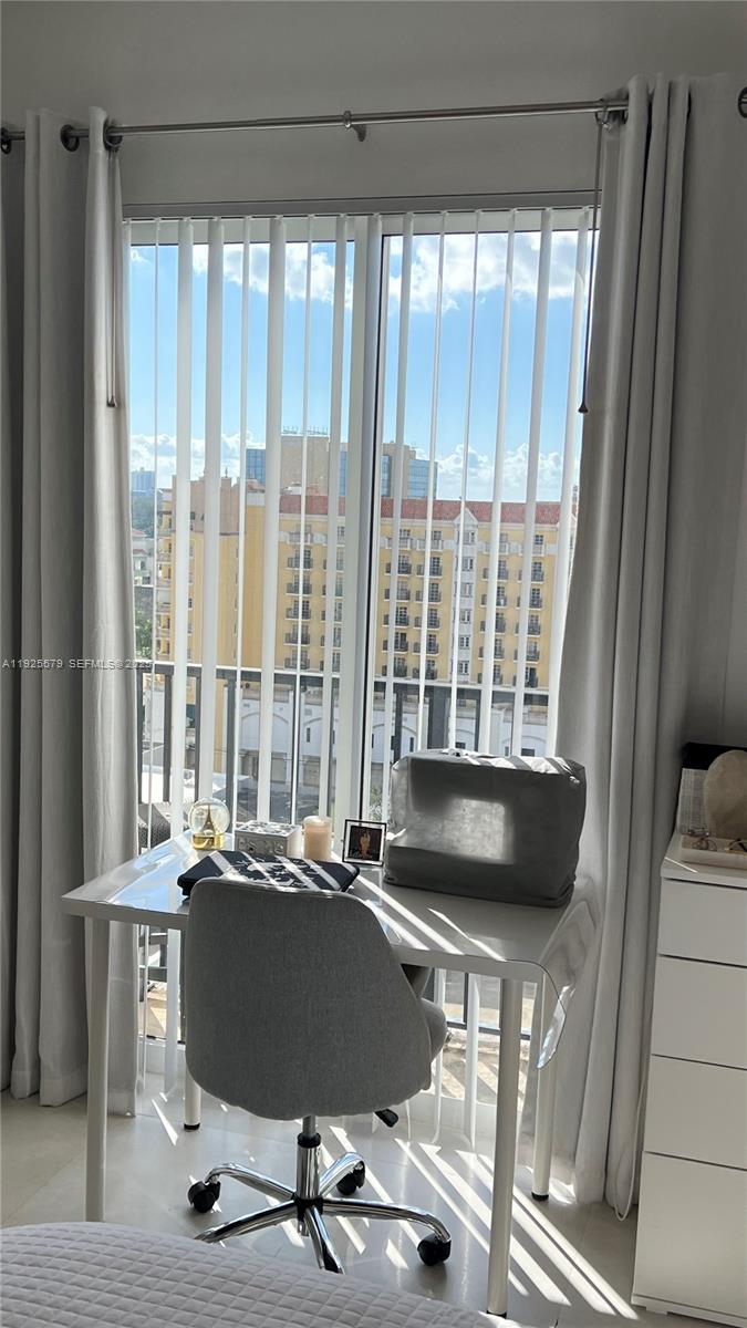 image Ten Aragon Condo13