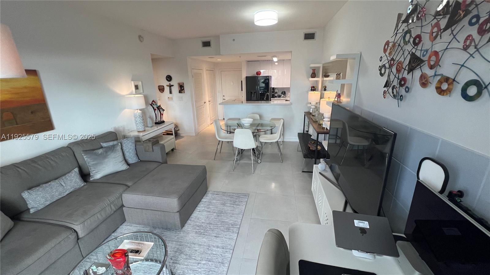 image Ten Aragon Condo3