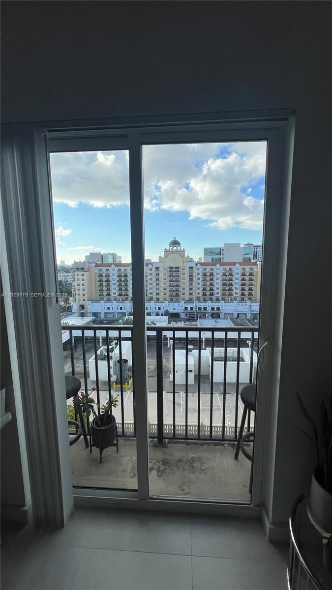 image Ten Aragon Condo4