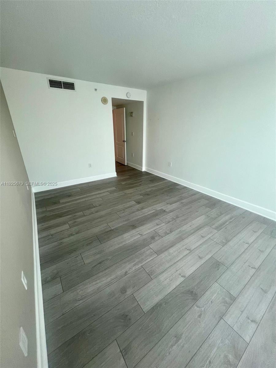 2101 Brickell Ave #2306 Miami, FL 33129