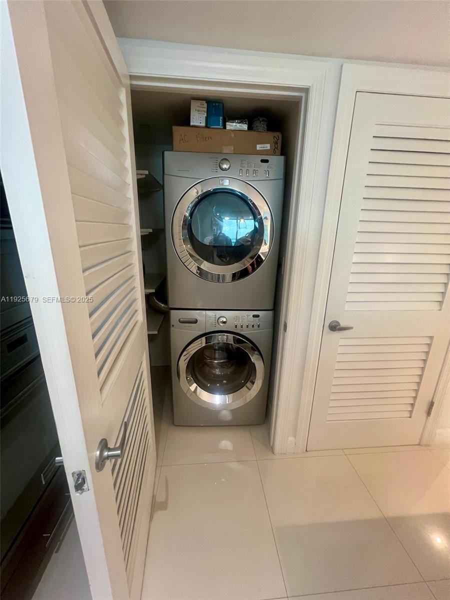 2101 Brickell Ave #2306 Miami, FL 33129