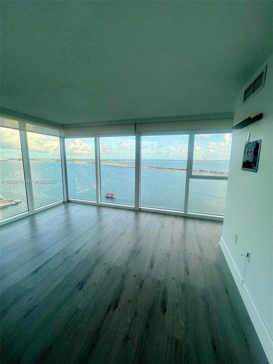 2101 Brickell Ave #2306 Miami, FL 33129