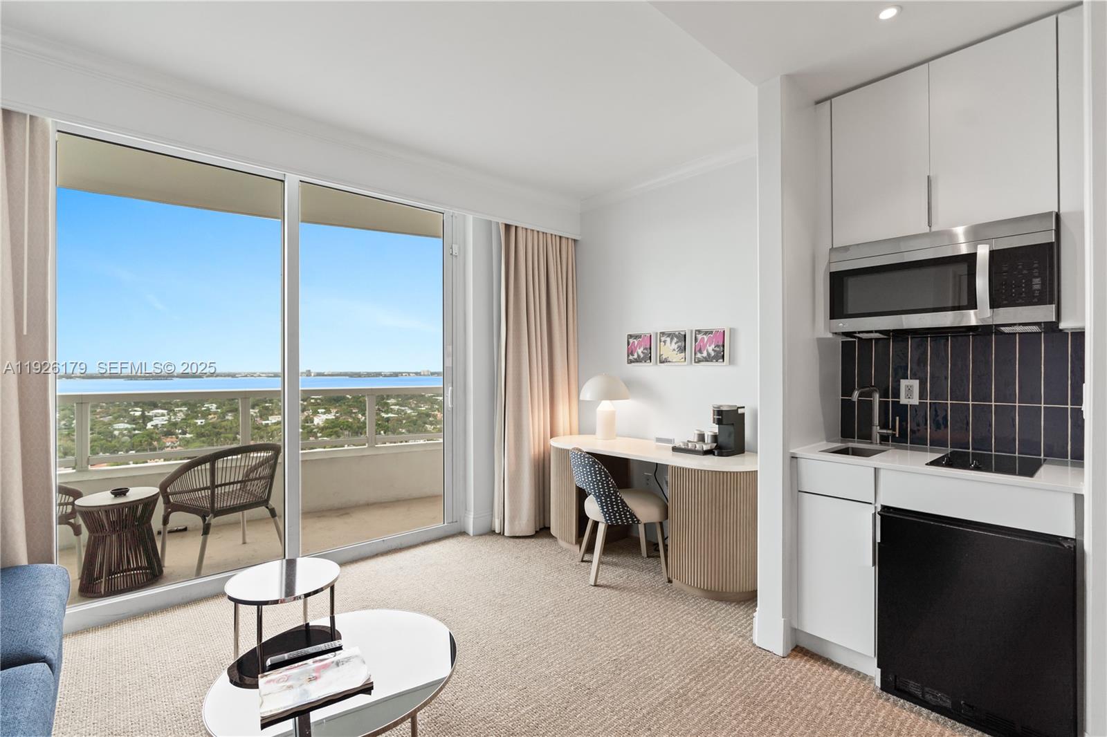 4401 Collins Ave #2517 Miami Beach, FL 33140