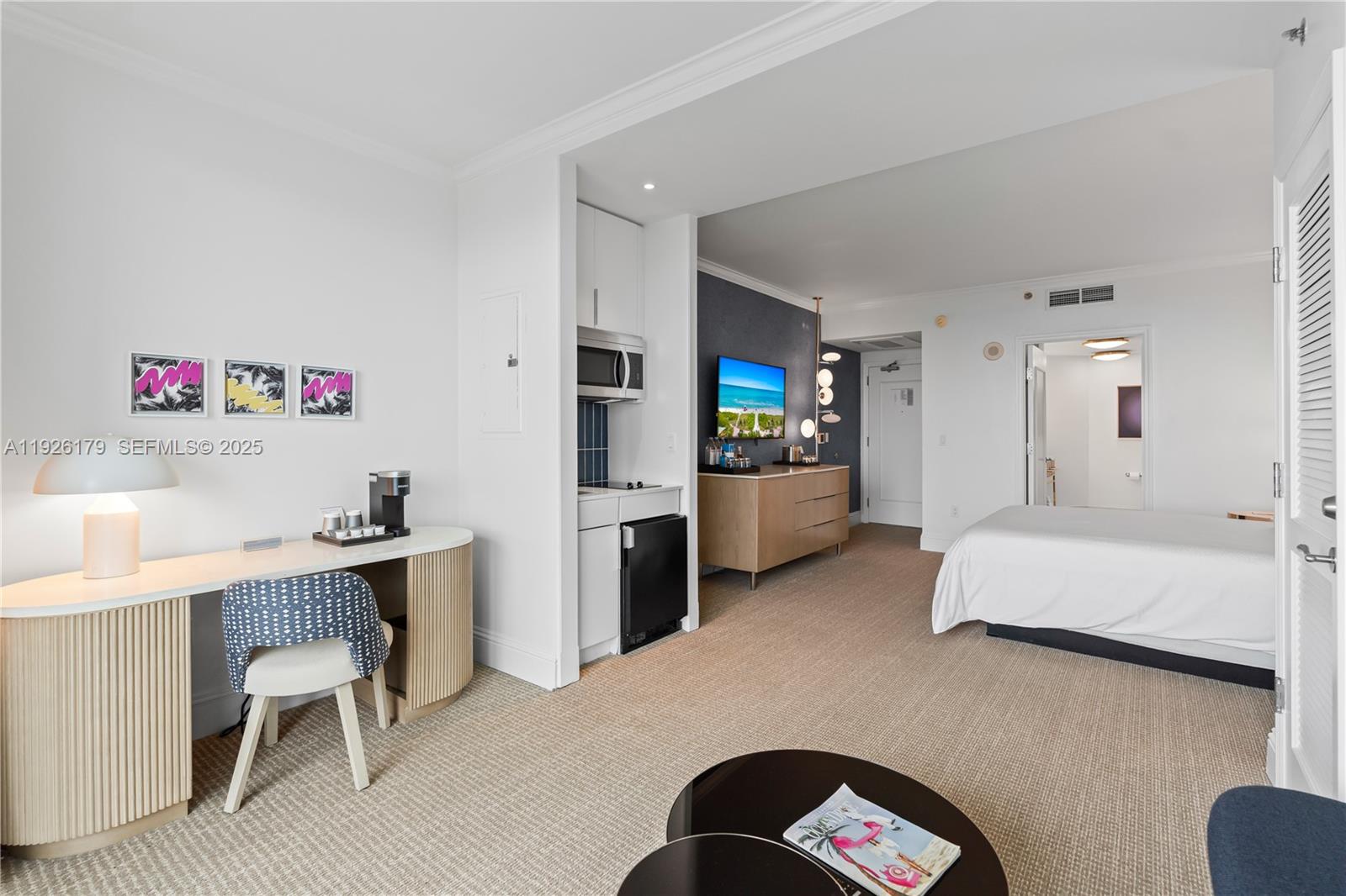 4401 Collins Ave #2517 Miami Beach, FL 33140