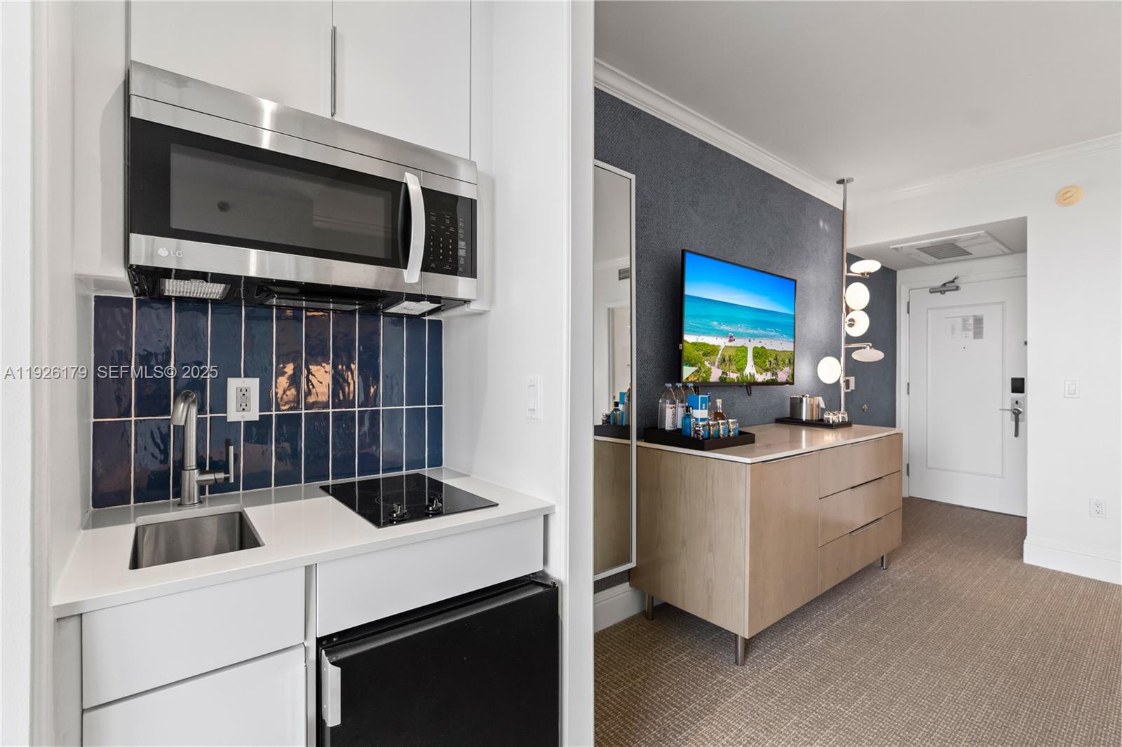 4401 Collins Ave #2517 Miami Beach, FL 33140